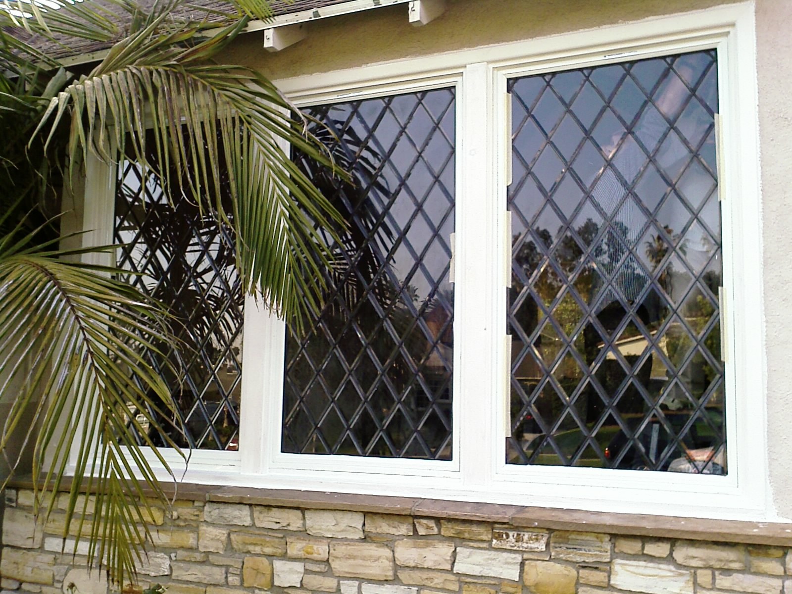 LEED GASS DIAMOND PATTERN BEVELED GLASS PICTURE WINDOWS BY INTEX 