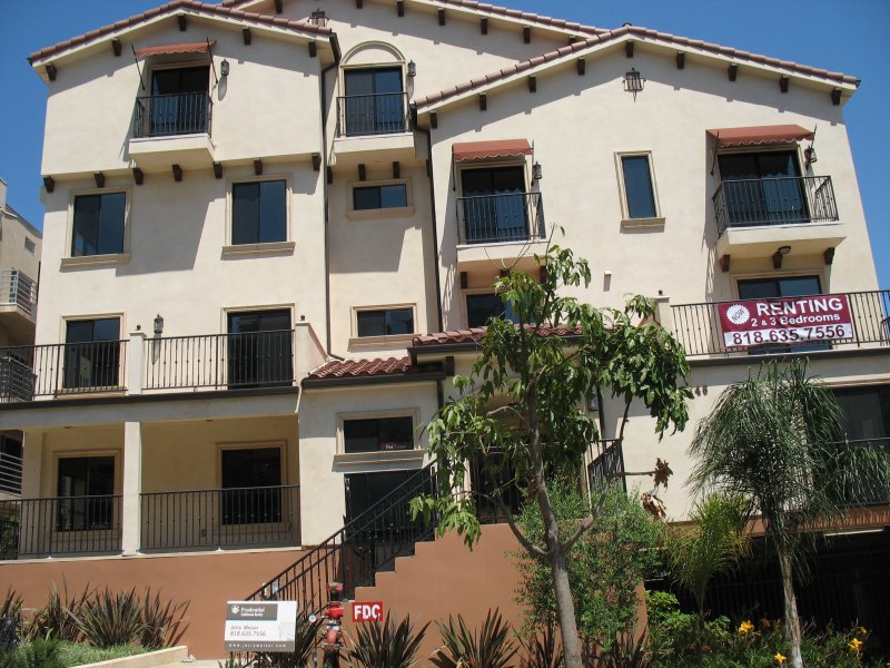 west-hollywood-apartments-bronze-aluminum